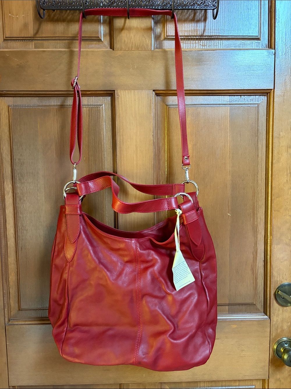 Floto Red Leather Shoulder Bag with Adjustable Strap - Classic Women's Tote